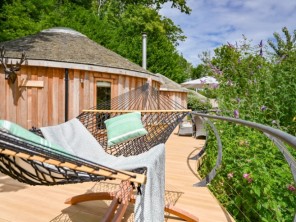2 Bedroom Buzzard Treehouse with Private Hot Tub near Dittisham, Devon, England